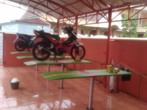Peluang Usaha Cuci Motor Hidrolik